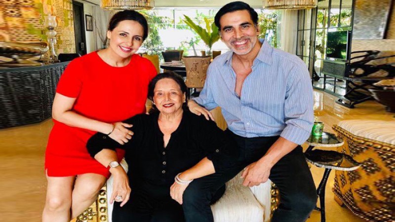 মা হারালেন অক্ষয় কুমার